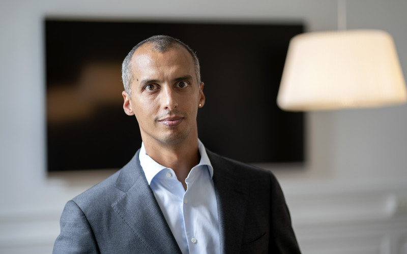 portræt af mattias tesfaye